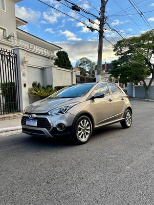 HYUNDAI HB20X 1.6 16V PREMIUM FLEX 4P AUTOMÁTICO HYUNDAI HB20X 1.6 16V PREMIUM FLEX 4P AUTOMÁTICO